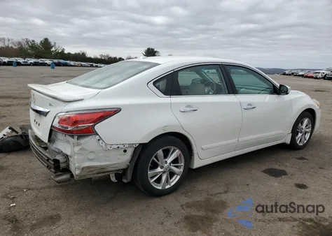 2015 Nissan Altima 2.5 из США, поврежденный, VIN 1N4AL3AP9FN906982